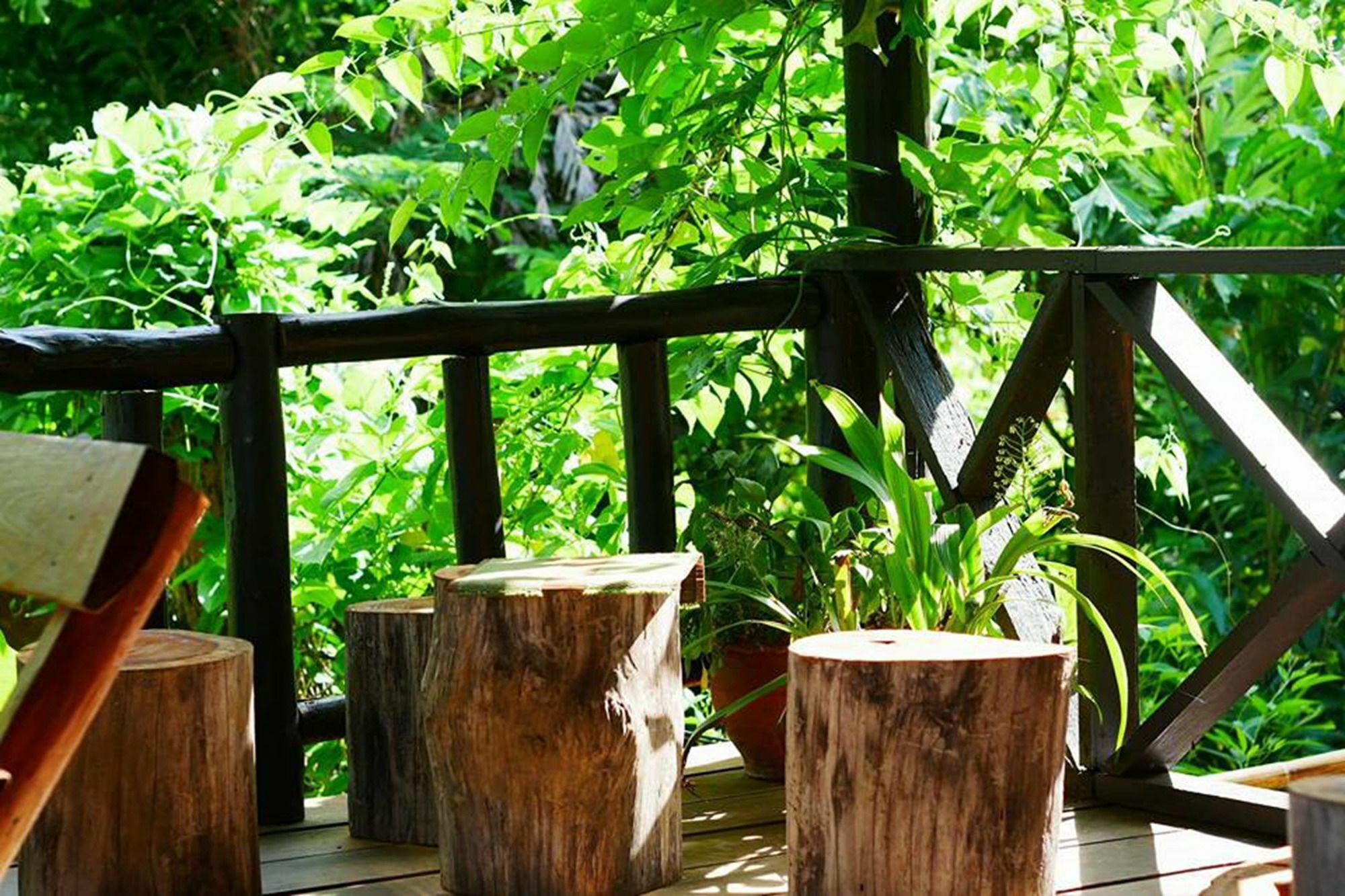 The Local Story Resort Ban Mon Talaeng Exterior foto